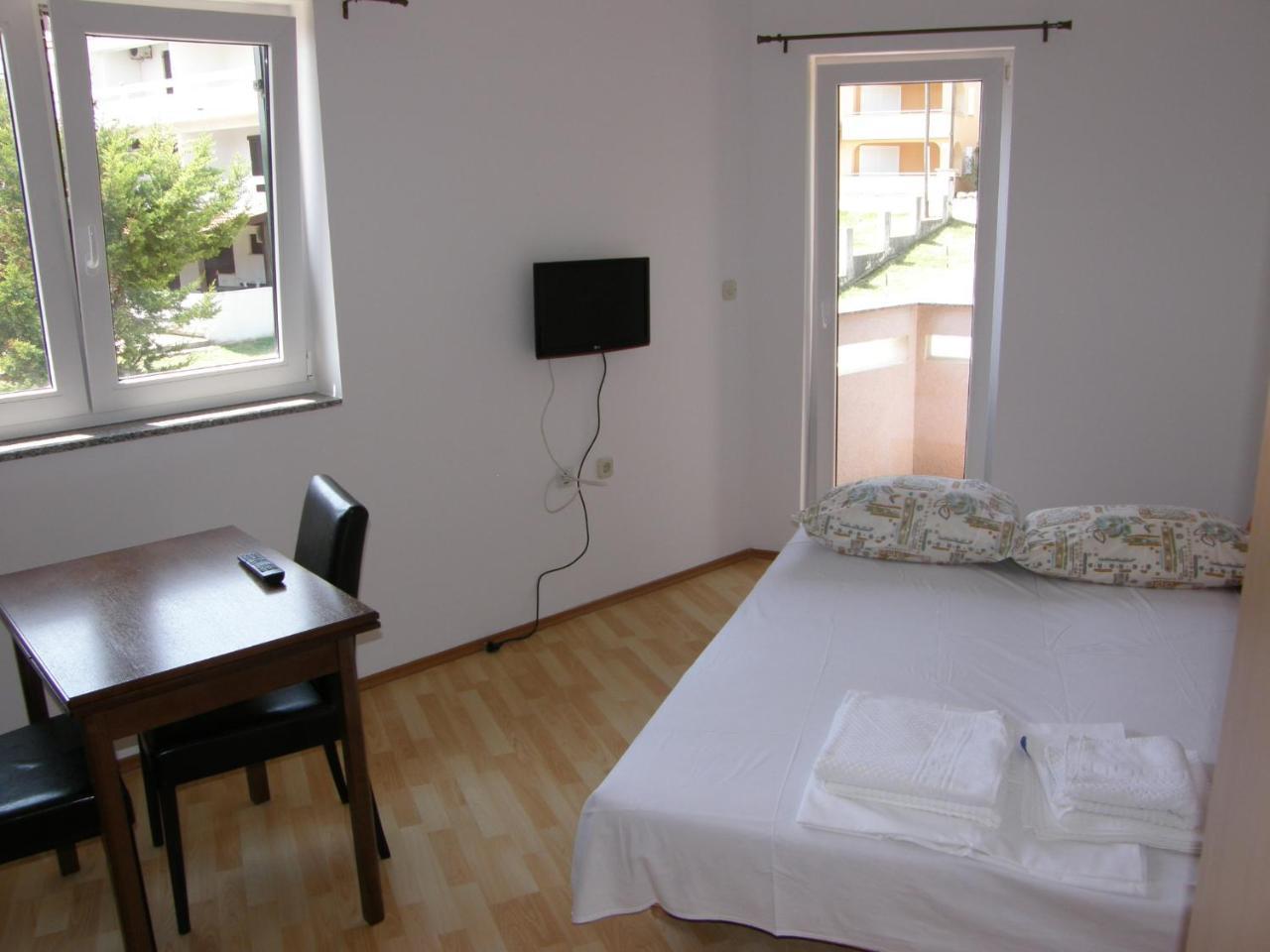 Apartments Pintar Zarok Baška Exterior foto